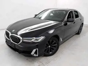 BMW 520 520d LuxuryLine HUD GSD ACC Laser AHK Sitzbelüf