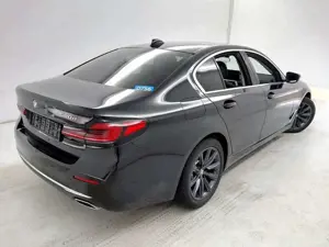 BMW 520 520d LuxuryLine HUD GSD ACC Laser AHK Sitzbelüf Bild 4