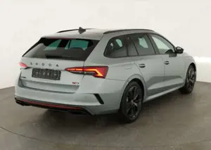 Skoda Octavia Combi 2.0 TSI 195 kW RS DSG, Pano, AHK, Navi, M... Bild 2