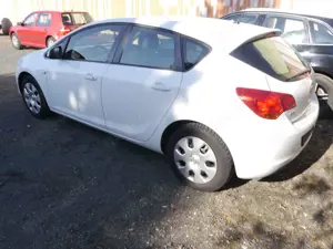 Opel Astra Bild 2
