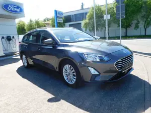 Ford Focus Turnier Titanium Autom. Pano/AHK/Standheiz