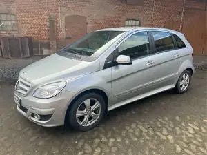 Mercedes-Benz B 180 B 180 BlueEFFICIENCY