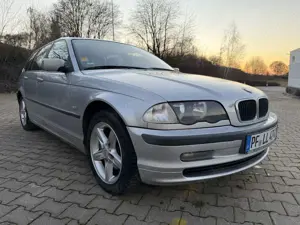 BMW 320 Bild 2