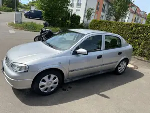 Opel Astra Astra 1.6 Comfort Car Play 8fach bereift Automatik