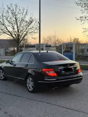 Mercedes-Benz C 200 C 200 CGI BlueEfficiency (204.048) Bild 3