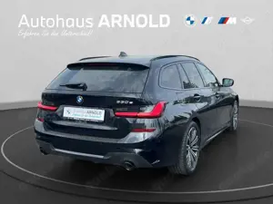 BMW 330 Bild 4