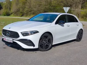 Mercedes-Benz A 180 7G-DCT AMG,Night,NavPre,MBeam,TotwA,KeyIG,Kamera