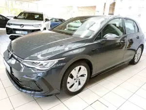 Volkswagen Golf VIII 1.5 eTSI DSG R-Line NAVI/APP-connect