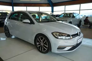 Volkswagen Golf VII Lim. BMT Bi-XENON / NAVI / R-KAMERA Bild 2