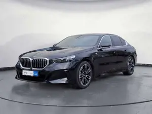 BMW 520 d xDrive Limousine M Sport Komfortsitze el. M Bild 2