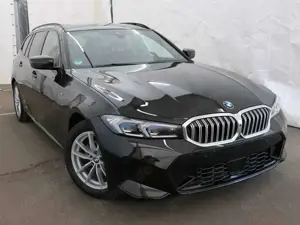 BMW 320 i Touring M Sport HuD Panorama LED ACC AHK