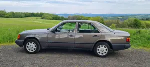 Mercedes-Benz Baureihe 124 Limo