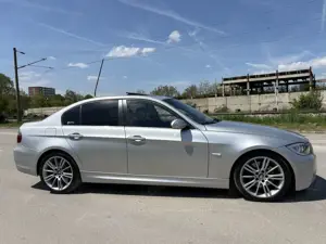 BMW 325 325d Navi BiXenon KeylessGo DVD Bild 2