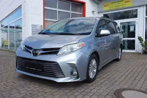 Toyota Sienna 8 Sitze 3 Zonen Klima DE-Papiere