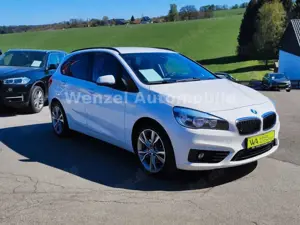 BMW 220 i Active Tourer *LED*ATM*NAVI*PDC*AHK*