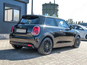 MINI Cooper SE 3-Türer Classic Trim Navi Wärmepumpe LED DAB PDC h Bild 2