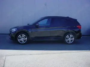 BMW X1 sDrive18i Sport Line *Sportsitz*HiFi*KAMERRA*