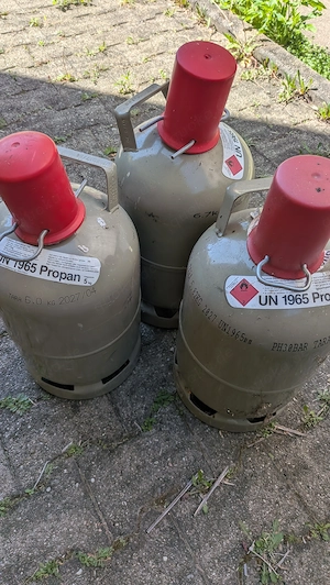 Gasflasche   Gasgrill   Propangasflasche   Leer