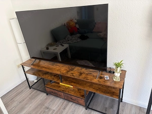 TV-Regal mit Halterung
