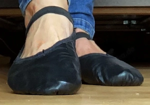 Ballettschläppchen, Gymnastikschuhe - Er sucht Ihn