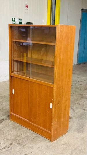 1967 Bücherschrank Regal inkl Lieferung Vitrine Schrank Kommode Bild 3