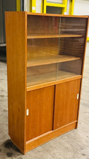 1967 Bücherschrank Regal inkl Lieferung Vitrine Schrank Kommode Bild 2
