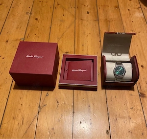 Ferragammo Uhr Top Zustand  Volles Zubehör  Bild 2