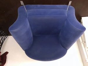 Gemütlicher Wohnzimmersessel in blau 