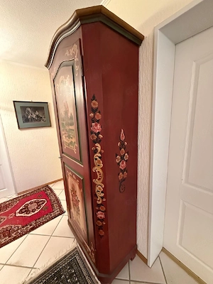 Prachtvoller Bauern- Dielenschrank m. Bemalung Heiliger Florian Bild 5