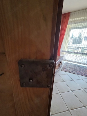 Prachtvoller Bauern- Dielenschrank m. Bemalung Heiliger Florian Bild 4