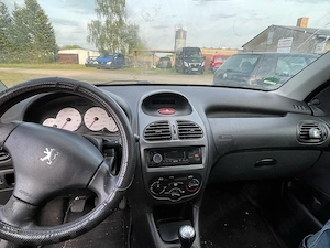 Peugeot 206 (F) mit TÜV  Bild 6