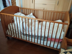 Kinderbett mit Matratze