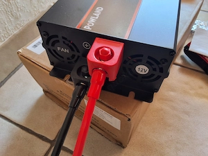 Reiner Sinus Wechselrichter 4000W 12V 220V, USB-A, Funk-Fernbedienung und Batterietester Bild 6