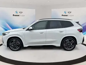 BMW X1 xDrive30e AHK 360° HEAD-UP PANO RFK HIFI LED Bild 3
