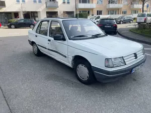 Peugeot 309