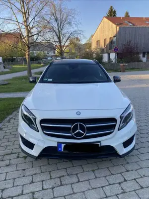 Mercedes-Benz CLA 220 CDI 4Matic 7G-DCT AMG Line