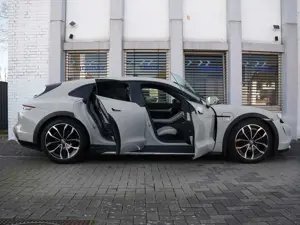 Porsche Taycan Taycan 4 Cross Turismo LEDER KREIDE-ACC-PANO-VOLL