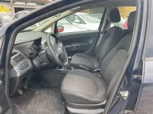Fiat Grande Punto 1.2 8V Active im guten und gepflegten Zustand Bild 4
