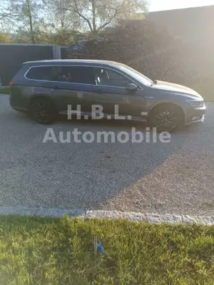 Volkswagen Passat Variant Highl. 4Motion/AHK/Pano/Xenon/Kam Bild 2