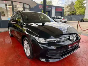 Volkswagen Golf VIII Lim. 1.5 eTSI 110 kW Life|LED|1. Hand