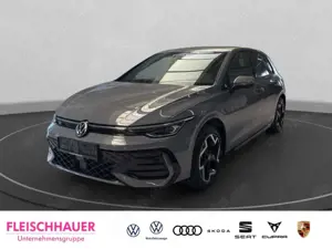 Volkswagen Golf VIII 1.5 eTSI R-Line -Line