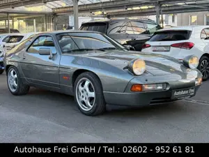Porsche 928