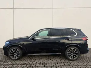 BMW X5 xDrive 30dA M-Sport PANO Parkass+ DrivAsProf Bild 3