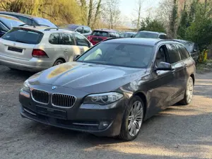 BMW 530 d Touring*MAXIMAL VOLL*MOTOR LÄUFT UNRUHIG*