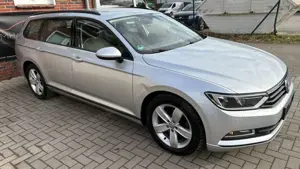 Volkswagen Passat Variant B8 2.0 TDI*Wenig KM*Scheckheft*Finanz.*Garantie* Bild 2