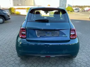 Fiat 500e Icon Lim 42 kWh *Komfort-  Winterpaket* Bild 4
