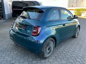 Fiat 500e Icon Lim 42 kWh *Komfort-  Winterpaket* Bild 3