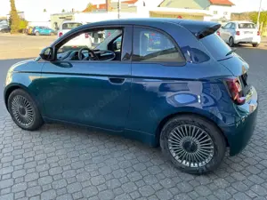 Fiat 500e Icon Lim 42 kWh *Komfort-  Winterpaket* Bild 5