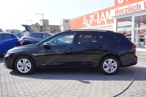 Volkswagen Golf VIII Variant 2.0 TDI Life LED ACC AHK Navi Bild 3