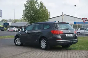Opel Astra J Sports Tourer Edition*KLIMA*TEMPOMAT*PDC Bild 4